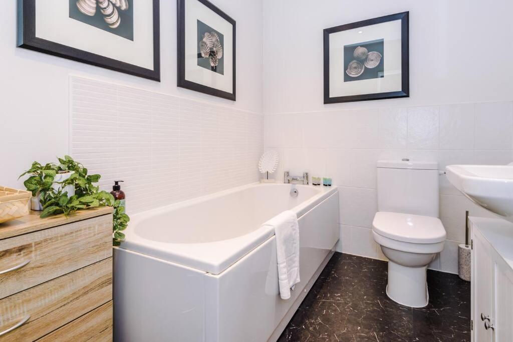 Stylish Townhouse Chester City Centre With Parking Exteriér fotografie