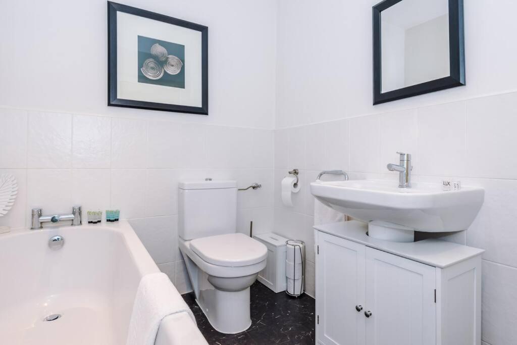 Stylish Townhouse Chester City Centre With Parking Exteriér fotografie