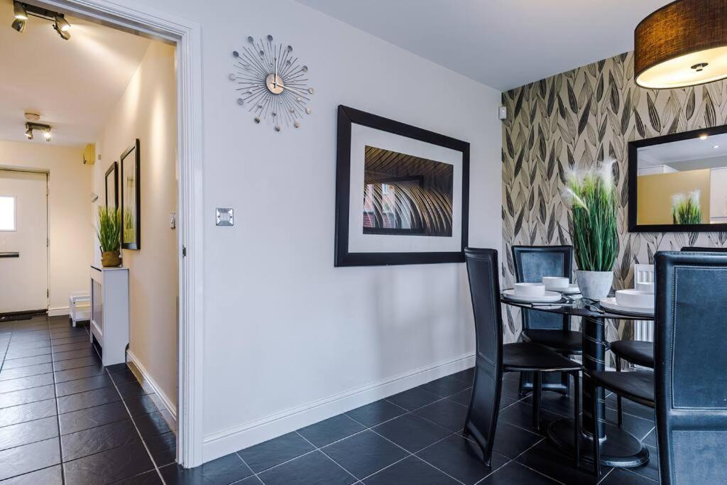 Stylish Townhouse Chester City Centre With Parking Exteriér fotografie