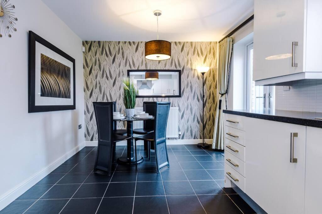 Stylish Townhouse Chester City Centre With Parking Exteriér fotografie